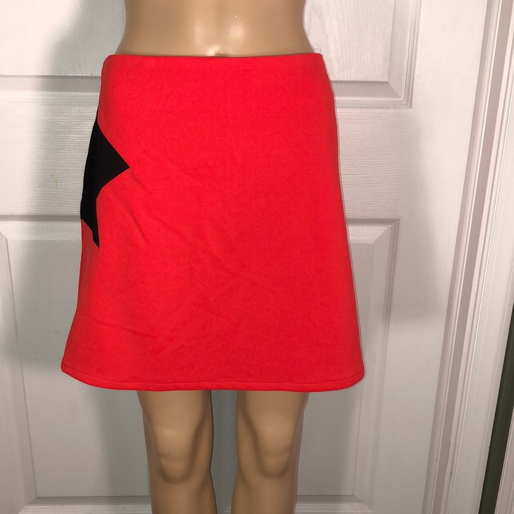 lavand. Black/Reddish Pink Skirt.  XL